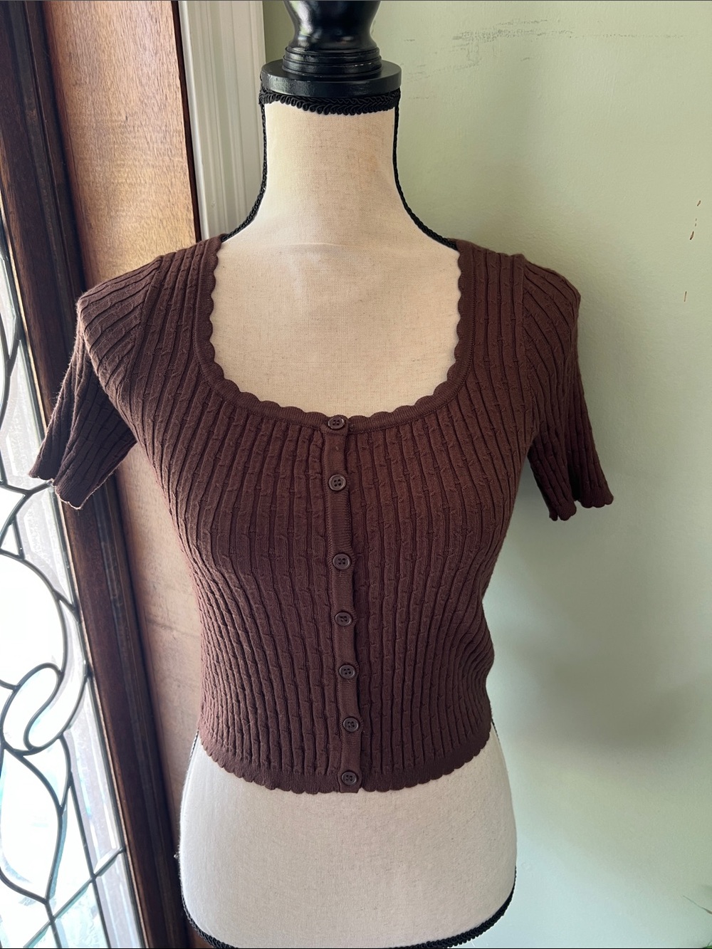 Scalloped Scoop-Neck Ribbed Button Crop Top in Brown